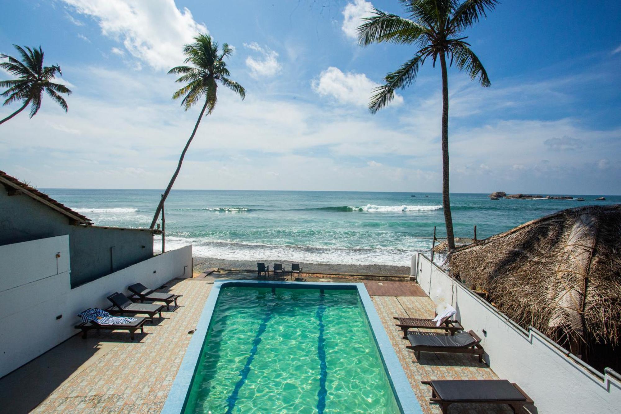 Lucky Seven Hikkaduwa Hotel Exterior photo